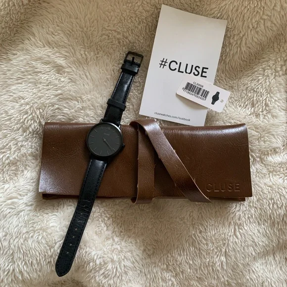 Cluse Black Minuit Watch - Picture 1 of 6